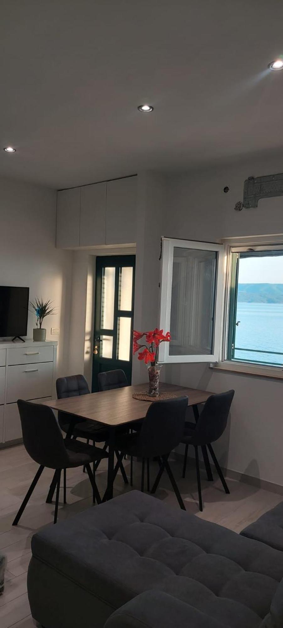 Apartment Toncica أوميس المظهر الخارجي الصورة